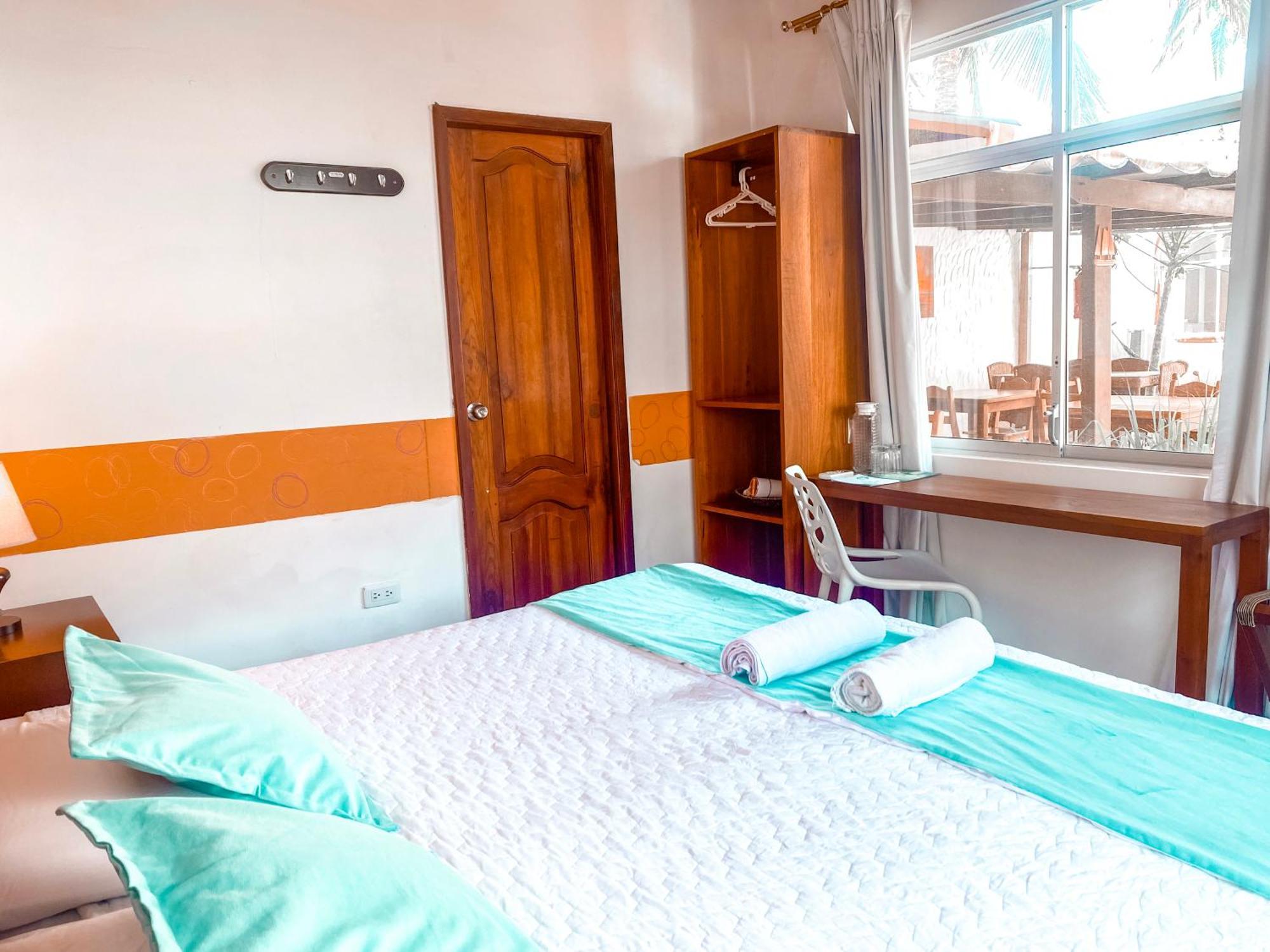 Hotel Coral Blanco With High Speed Internet Starlink And Galapagos Tour Operator Пуерто-Вільяміль Екстер'єр фото